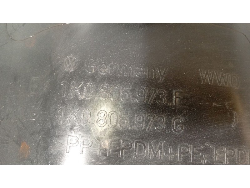 Recambio de paso de rueda delantero izquierdo para volkswagen golf v (1k1) 1.6 referencia OEM IAM 1K0805977B  