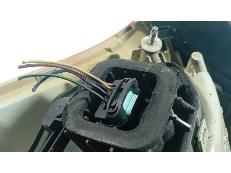 Recambio de piloto trasero derecho para volkswagen golf v (1k1) 1.6 referencia OEM IAM 1K6945096AA  