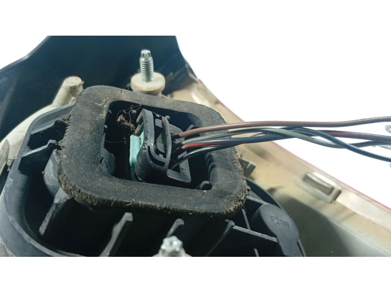 Recambio de piloto trasero izquierdo para volkswagen golf v (1k1) 1.6 referencia OEM IAM 1K6945095AA  
