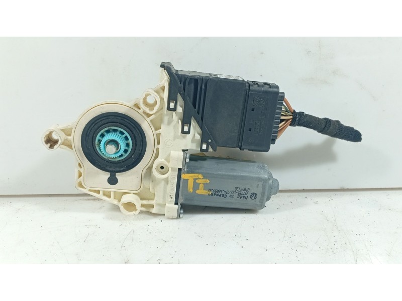 Recambio de motor elevalunas trasero izquierdo para volkswagen golf v (1k1) 1.6 referencia OEM IAM   