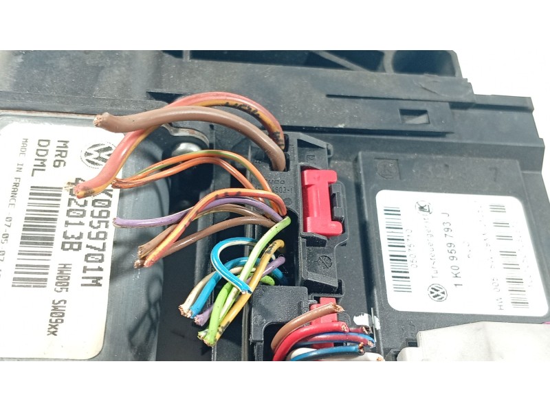 Recambio de motor elevalunas delantero izquierdo para volkswagen golf v (1k1) 1.6 referencia OEM IAM   