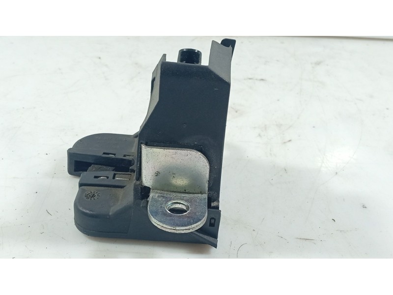 Recambio de cerradura maletero / porton para volkswagen golf v (1k1) 1.6 referencia OEM IAM 1K6827505F9B9  
