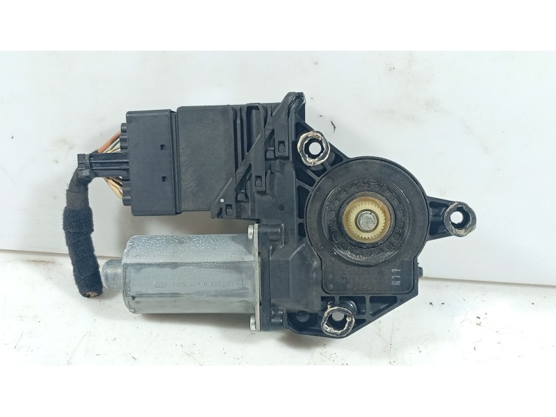 Recambio de motor elevalunas trasero izquierdo para volkswagen golf v (1k1) 1.6 referencia OEM IAM   