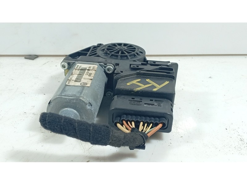 Recambio de motor elevalunas trasero izquierdo para volkswagen golf v (1k1) 1.6 referencia OEM IAM   