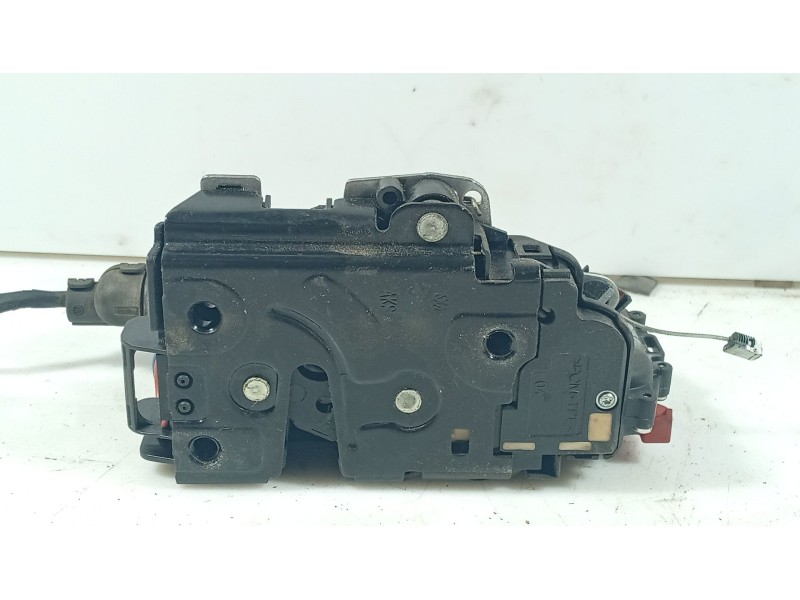 Recambio de cerradura puerta trasera izquierda para volkswagen golf v (1k1) 1.6 referencia OEM IAM 7L0839015D  