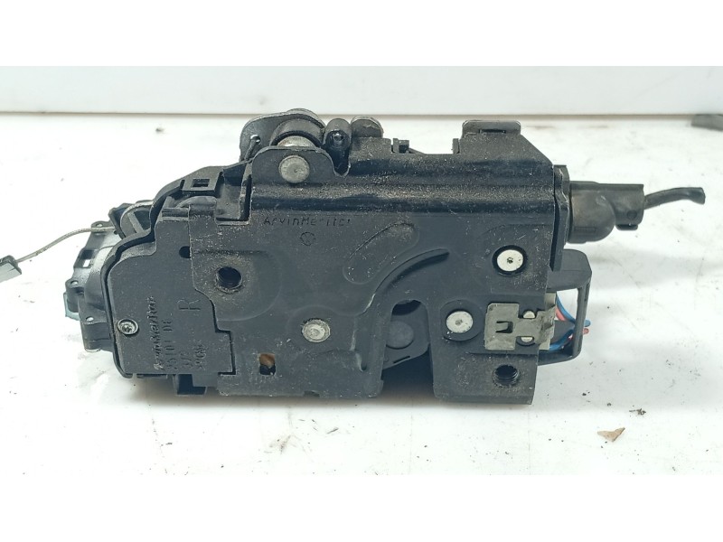 Recambio de cerradura puerta trasera derecha para volkswagen golf v (1k1) 1.6 referencia OEM IAM 7L0839016D  