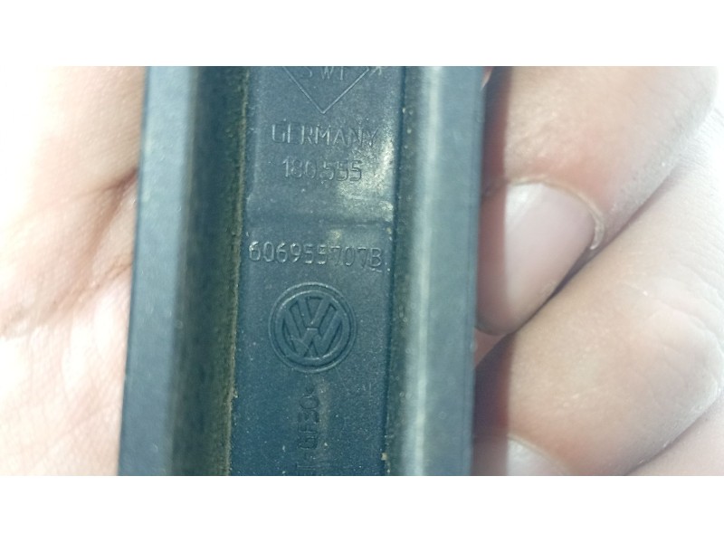 Recambio de brazo limpia trasero para volkswagen golf v (1k1) 1.6 referencia OEM IAM 6Q6955707C  