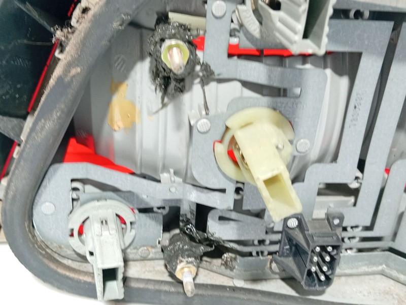 Recambio de piloto trasero izquierdo para bmw 7 (e38) 730 d referencia OEM IAM 63218360079  