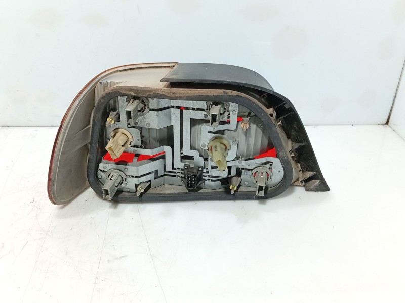 Recambio de piloto trasero derecho para bmw 7 (e38) 730 d referencia OEM IAM 63218360080  