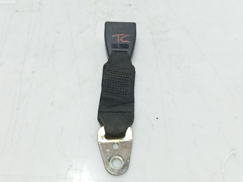Recambio de anclaje cinturon trasero central para bmw 7 (e38) 730 d referencia OEM IAM   