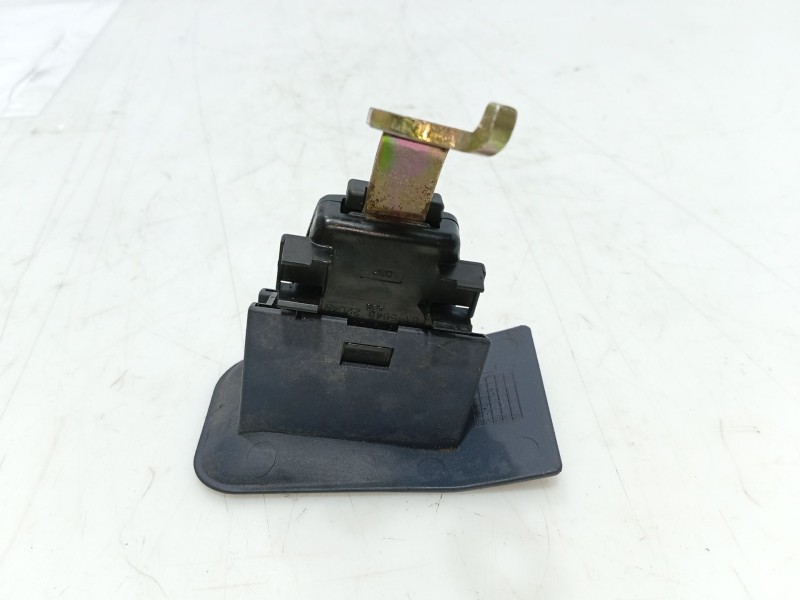 Recambio de anclaje cinturon trasero izquierdo para bmw 7 (e38) 730 d referencia OEM IAM   