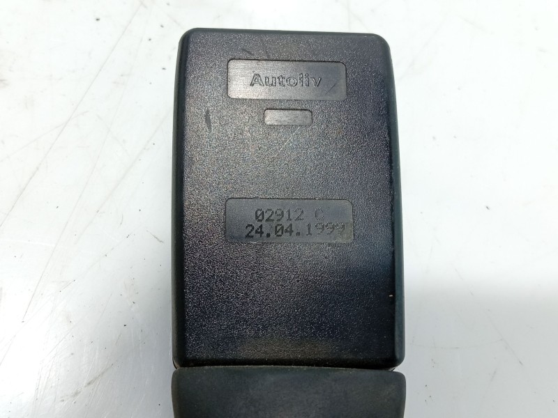 Recambio de anclaje cinturon delantero derecho para bmw 7 (e38) 730 d referencia OEM IAM   