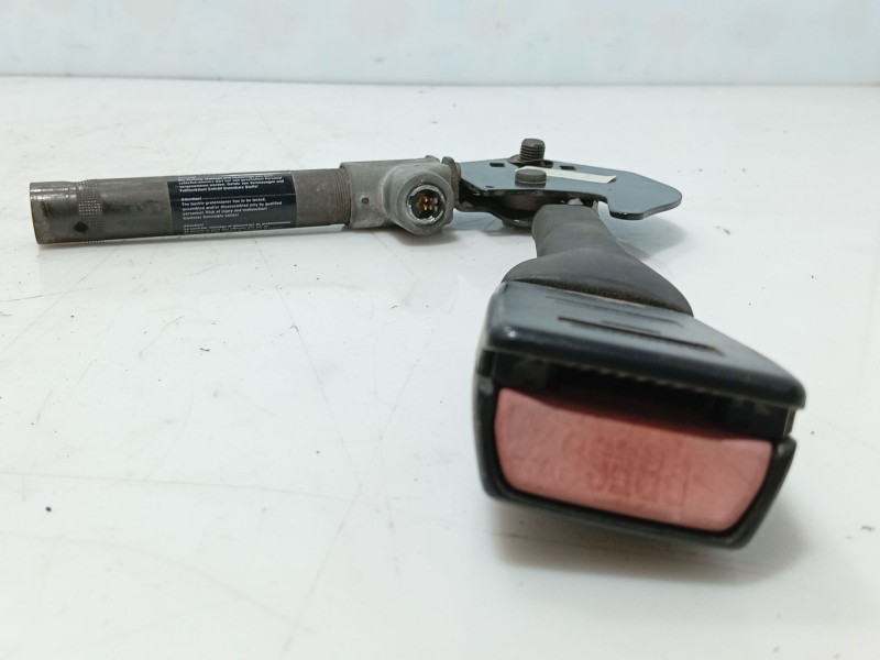 Recambio de anclaje cinturon delantero derecho para bmw 7 (e38) 730 d referencia OEM IAM   