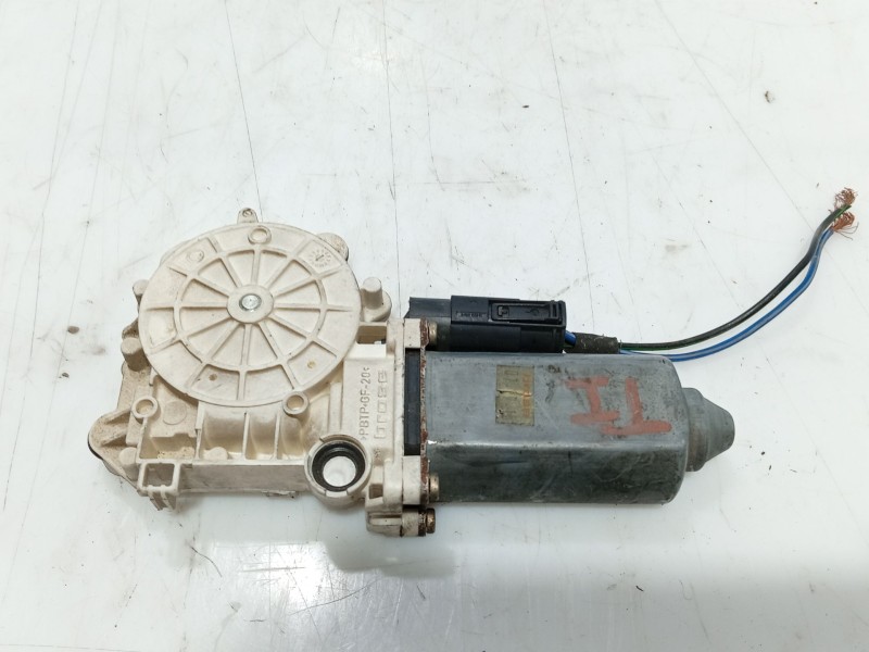 Recambio de motor limpia trasero izquierdo para bmw 7 (e38) 730 d referencia OEM IAM   