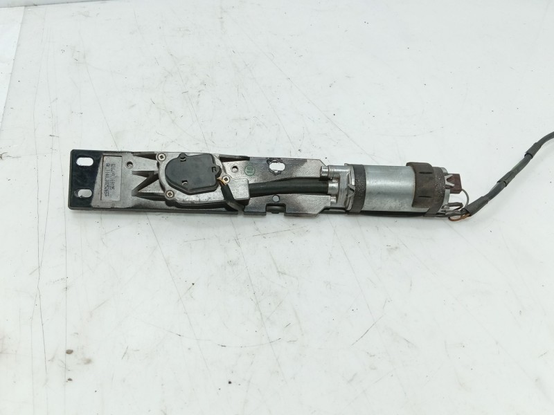 Recambio de motor cierre centralizado porton para bmw 7 (e38) 730 d referencia OEM IAM   