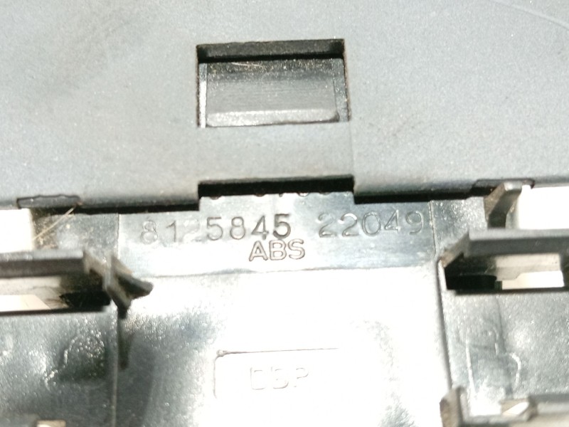 Recambio de anclaje cinturon trasero derecho para bmw 7 (e38) 730 d referencia OEM IAM   