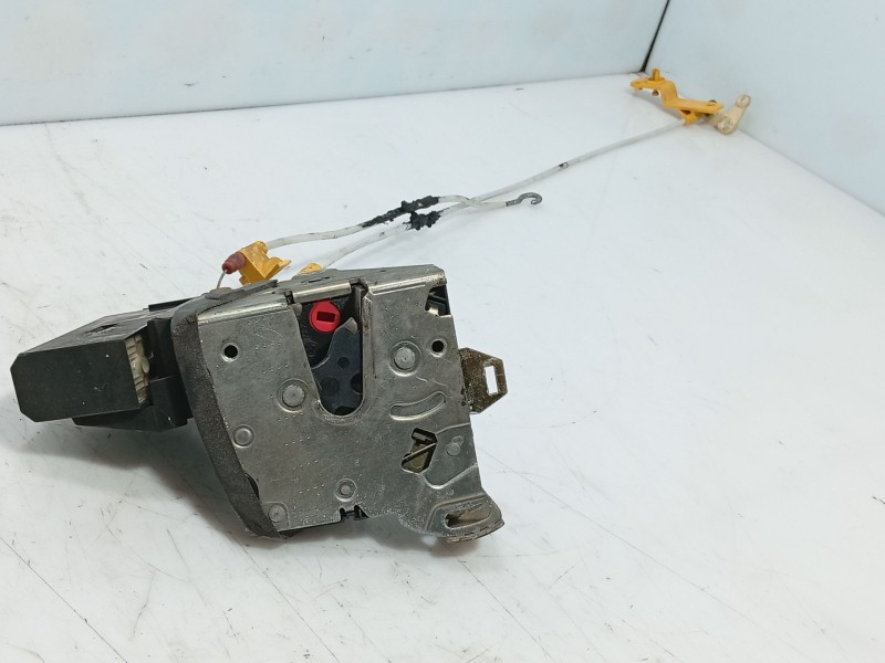 Recambio de cerradura puerta trasera izquierda para bmw 7 (e38) 730 d referencia OEM IAM 51228125671  
