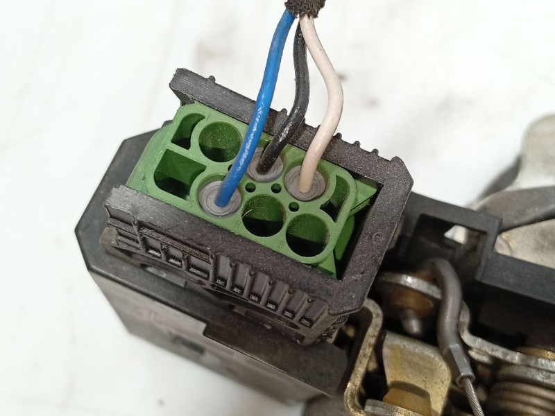 Recambio de cerradura puerta trasera izquierda para bmw 7 (e38) 730 d referencia OEM IAM 51228125671  
