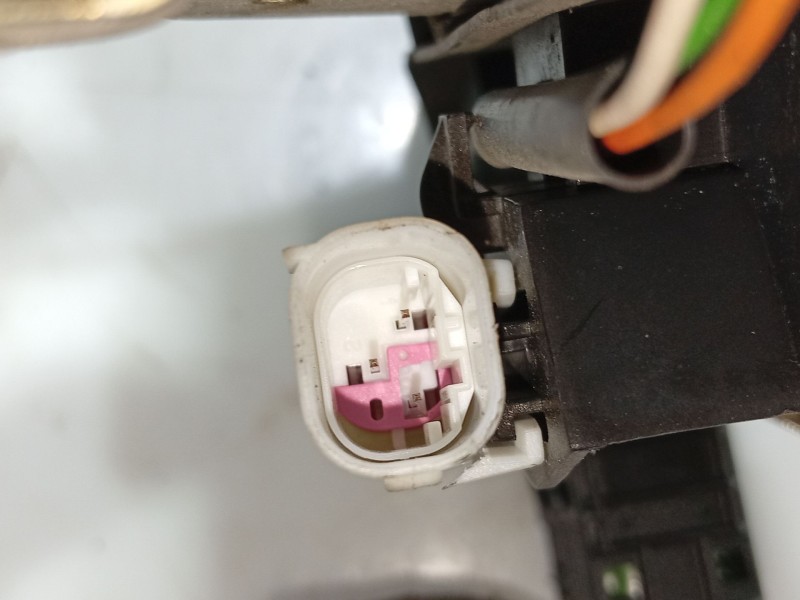 Recambio de cerradura puerta trasera izquierda para bmw 7 (e38) 730 d referencia OEM IAM 51228125671  