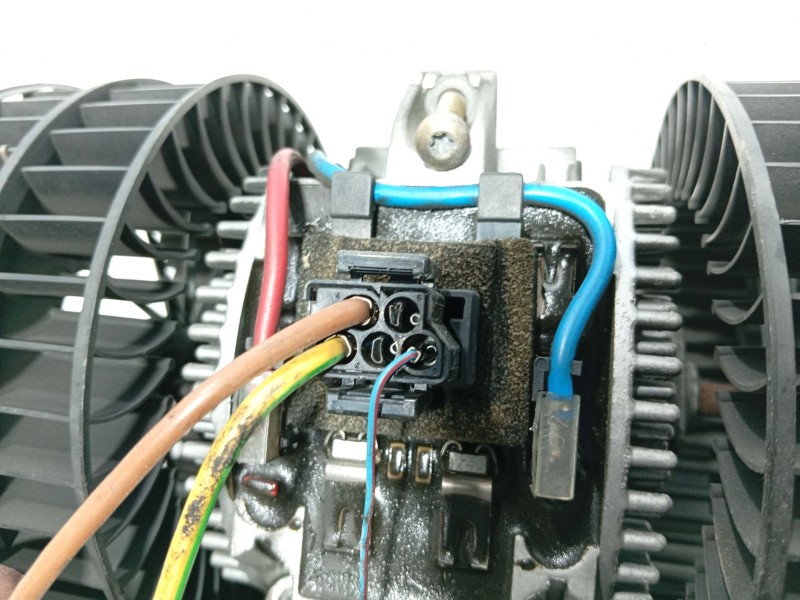 Recambio de ventilador calefaccion para bmw 7 (e38) 730 d referencia OEM IAM 64118390851  