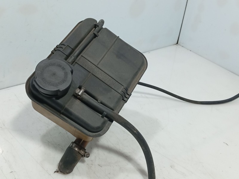 Recambio de deposito expansion para bmw 7 (e38) 730 d referencia OEM IAM 17132248050  