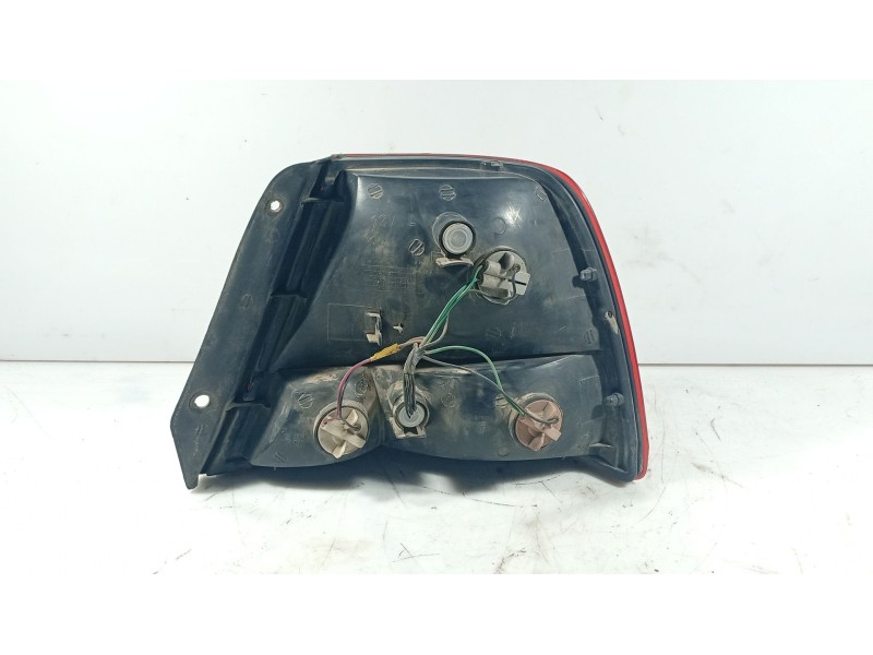 Recambio de piloto trasero izquierdo para hyundai accent ii sedán (lc) 1.3 referencia OEM IAM   