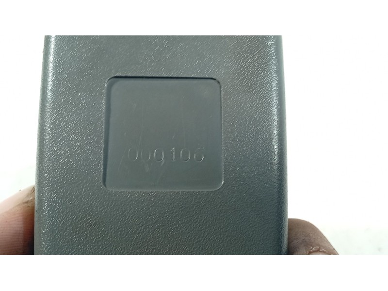 Recambio de anclaje cinturon delantero derecho para hyundai accent ii sedán (lc) 1.3 referencia OEM IAM   