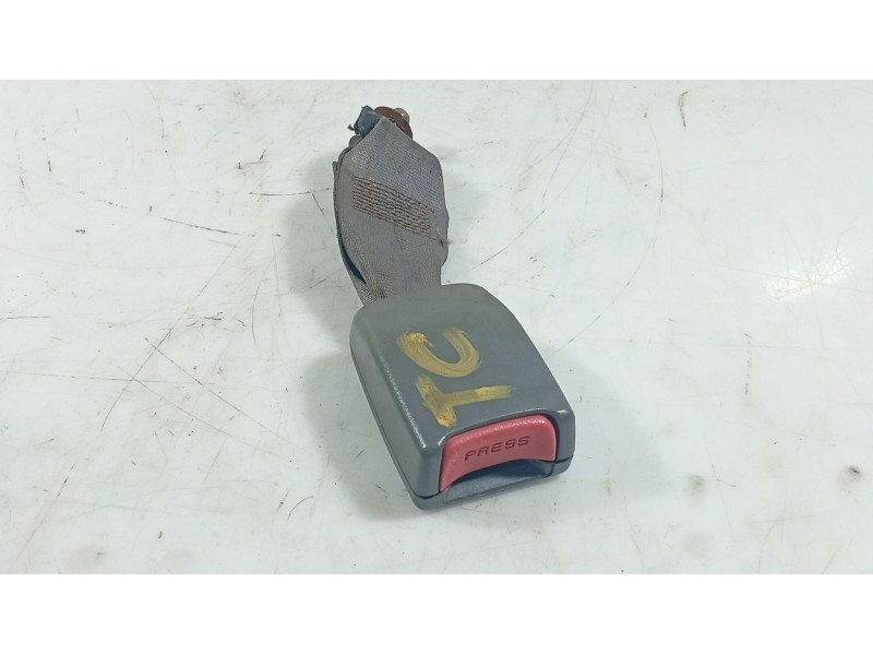 Recambio de anclaje cinturon trasero central para hyundai accent ii sedán (lc) 1.3 referencia OEM IAM   