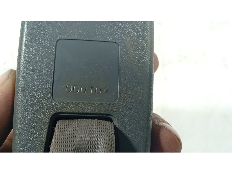 Recambio de anclaje cinturon trasero central para hyundai accent ii sedán (lc) 1.3 referencia OEM IAM   