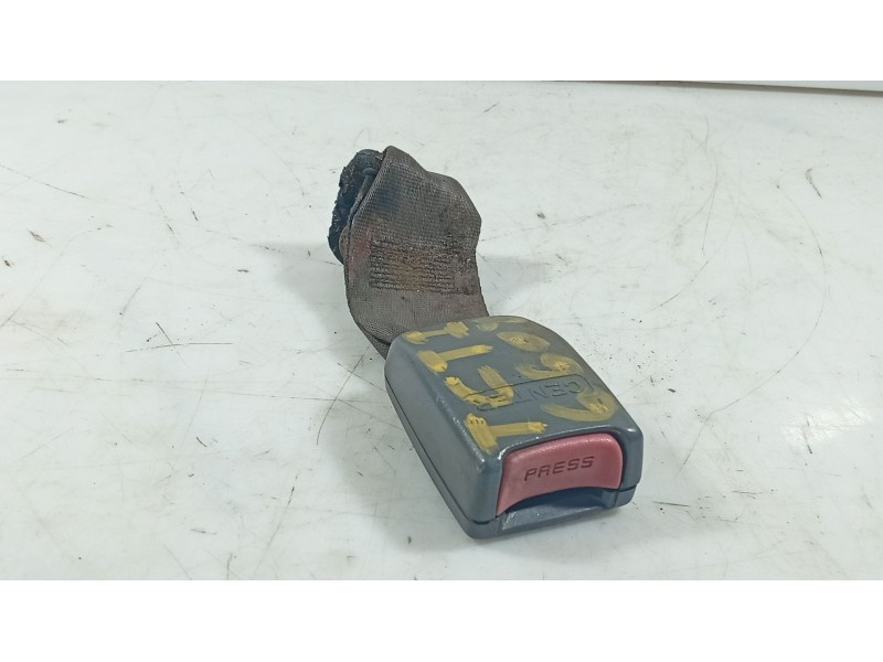 Recambio de anclaje cinturon trasero derecho para hyundai accent ii sedán (lc) 1.3 referencia OEM IAM   
