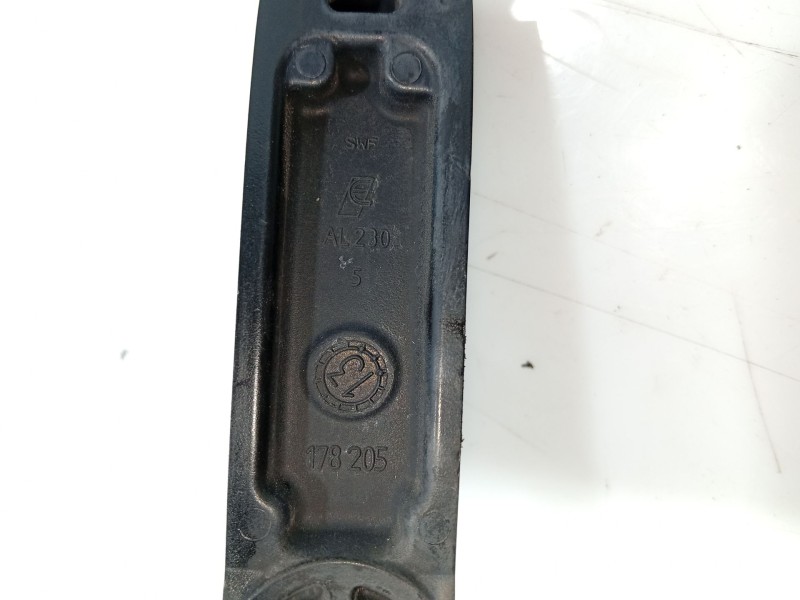 Recambio de brazo limpia delantero izquierdo para volkswagen tiguan (5n_) 2.0 tdi referencia OEM IAM   