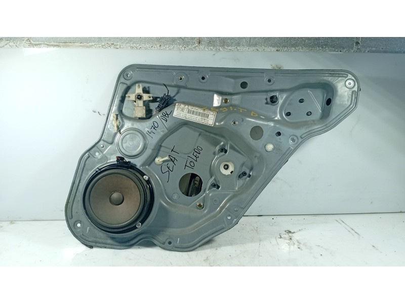 Recambio de elevalunas trasero derecho para seat toledo ii (1m2) 1.6 16v referencia OEM IAM   