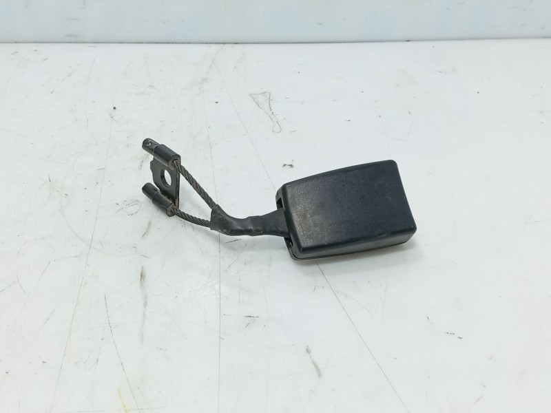 Recambio de anclaje cinturon trasero central para volkswagen tiguan (5n_) 2.0 tdi referencia OEM IAM   
