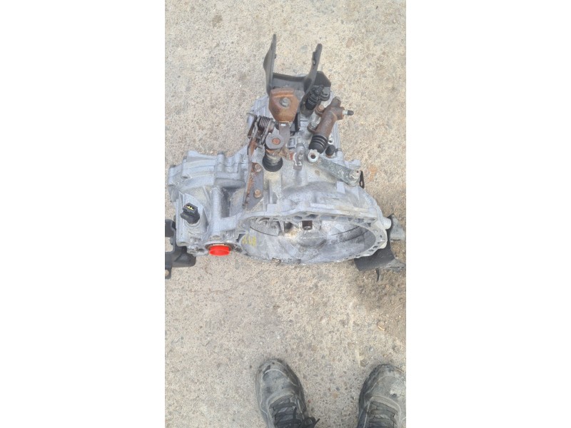 Recambio de caja cambios para hyundai coupe ii (gk) 1.6 16v referencia OEM IAM 4300028713 J61775 
