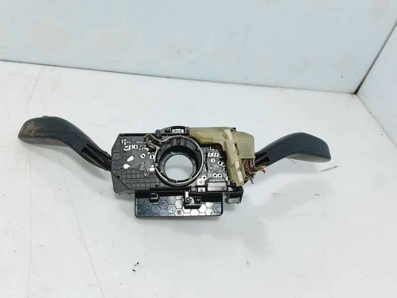 Recambio de mando volante para volkswagen polo iv (9n_, 9a_) 1.4 tdi referencia OEM IAM   