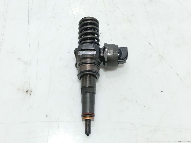 Recambio de inyector para volkswagen polo iv (9n_, 9a_) 1.4 tdi referencia OEM IAM   