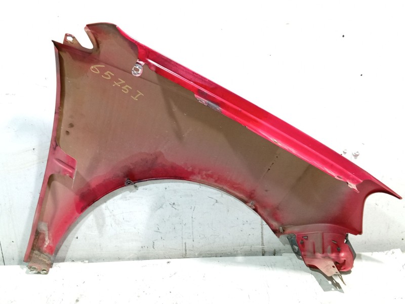 Recambio de aleta delantera izquierda para volkswagen polo iv (9n_, 9a_) 1.4 tdi referencia OEM IAM   