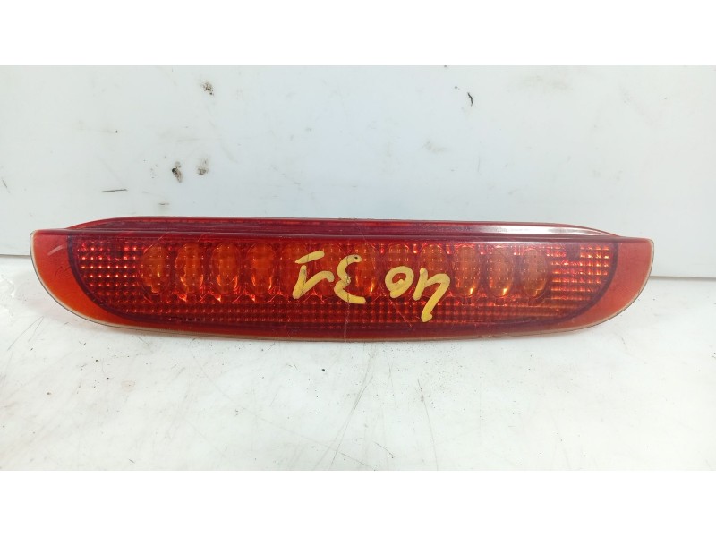 Recambio de piloto trasero central para ford explorer 4.0 full equipped referencia OEM IAM   