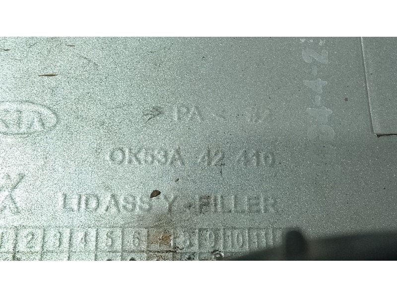 Recambio de tapa combustible para kia carnival ii (gq) 2.9 crdi referencia OEM IAM   