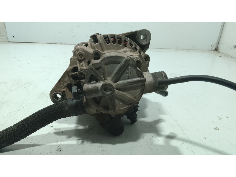 Recambio de alternador para kia carnival ii (gq) 2.9 crdi referencia OEM IAM   