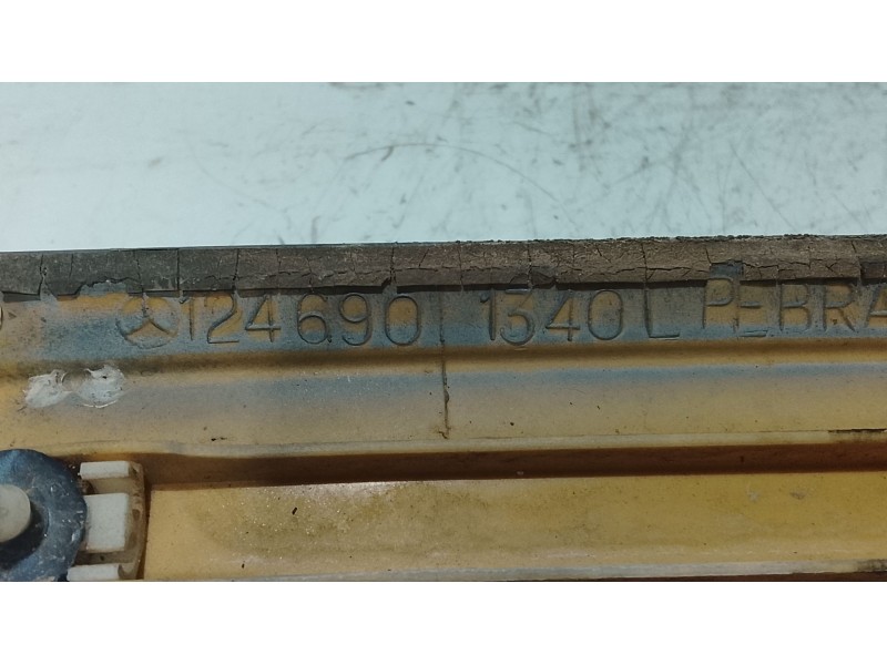 Recambio de moldura para mercedes-benz 124 sedán (w124) 300 e (124.030) referencia OEM IAM   