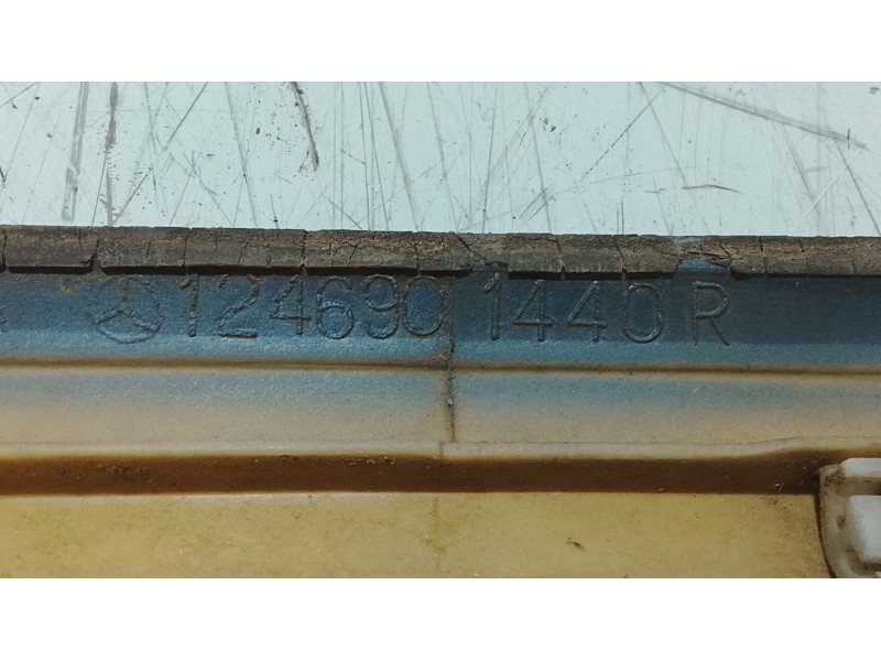 Recambio de moldura para mercedes-benz 124 sedán (w124) 300 e (124.030) referencia OEM IAM   