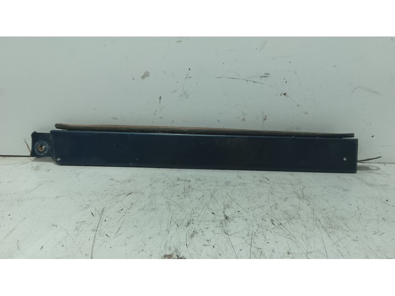 Recambio de moldura para mercedes-benz 124 sedán (w124) 300 e (124.030) referencia OEM IAM   