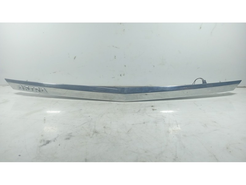 Recambio de moldura para opel astra h (a04) 1.4 (l48) referencia OEM IAM   