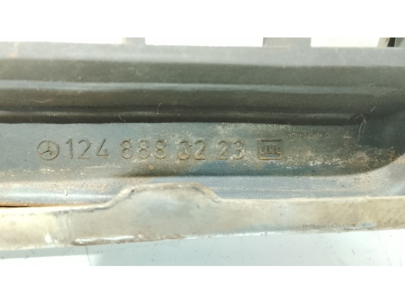 Recambio de moldura para mercedes-benz 124 sedán (w124) 300 e (124.030) referencia OEM IAM   