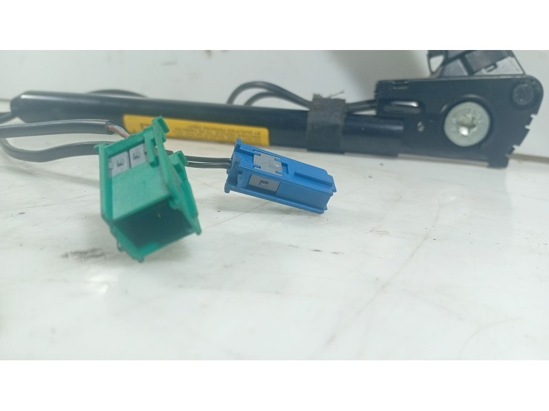 Recambio de anclaje cinturon delantero derecho para opel astra h (a04) 1.4 (l48) referencia OEM IAM   