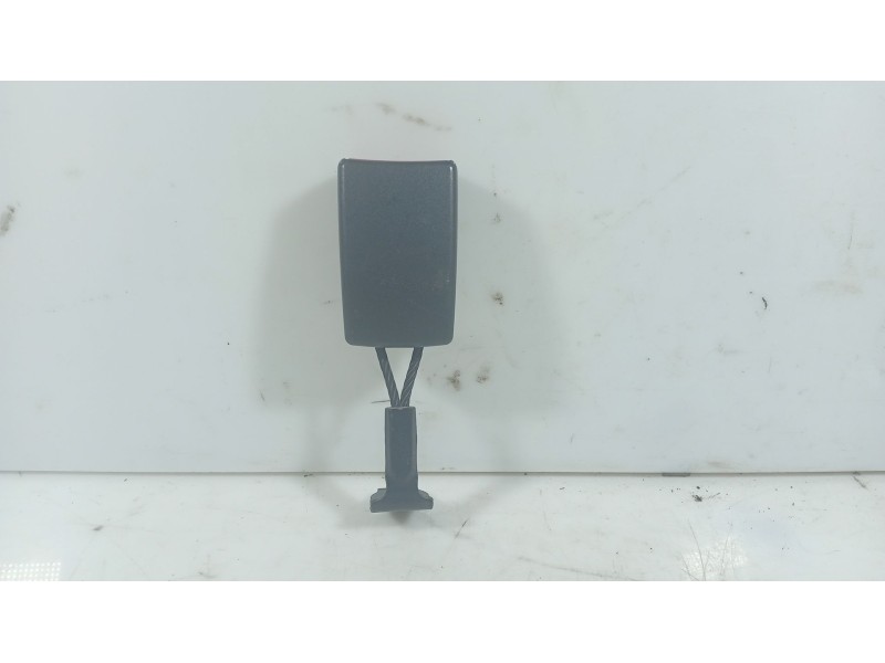 Recambio de anclaje cinturon trasero izquierdo para opel astra h (a04) 1.4 (l48) referencia OEM IAM   