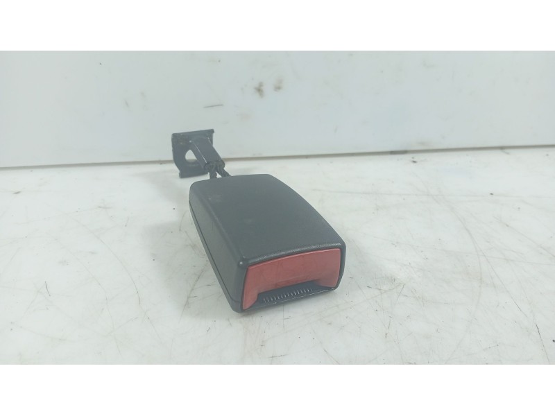 Recambio de anclaje cinturon trasero izquierdo para opel astra h (a04) 1.4 (l48) referencia OEM IAM   