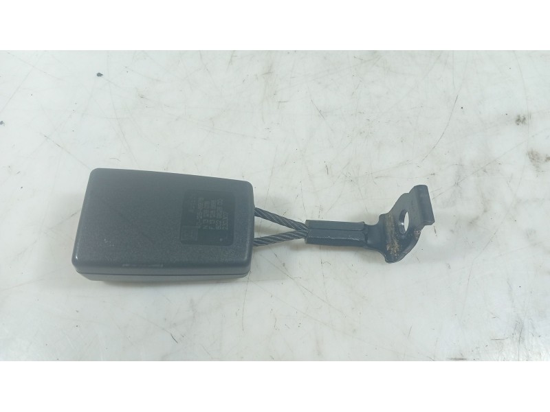 Recambio de anclaje cinturon trasero izquierdo para opel astra h (a04) 1.4 (l48) referencia OEM IAM   