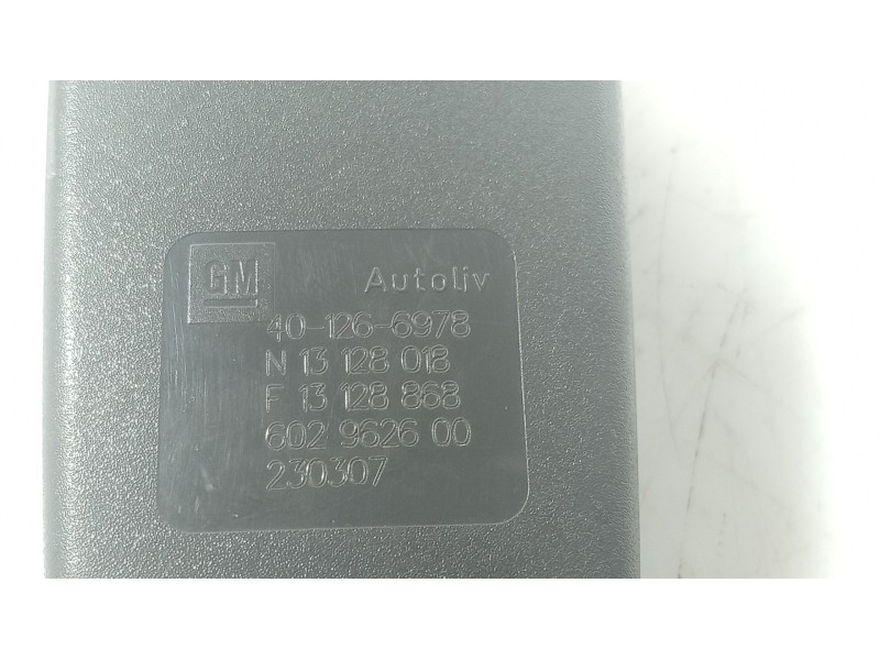 Recambio de anclaje cinturon trasero izquierdo para opel astra h (a04) 1.4 (l48) referencia OEM IAM   